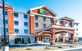 Holiday Inn Express & Suites Elkton - University Area By Ihg
